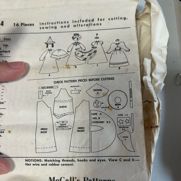 4/$50 McCall 6614 Kids Halloween Witch Costume - Angel size 2-12 🪡 - Picture 6 of 6